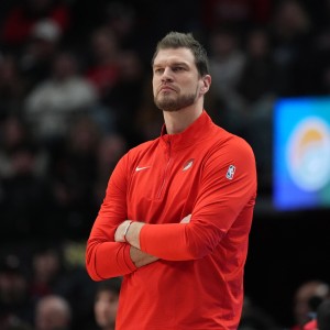 开云体育官方网站-斯普利特：背靠背让双腿沉重 我们在首节缺乏专注和能量