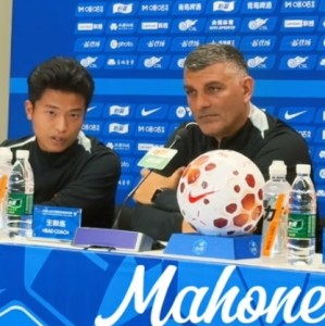 开云官方网站-约翰·阿洛伊西：球员很兴奋迎接首场联赛，热身赛每场都有进步